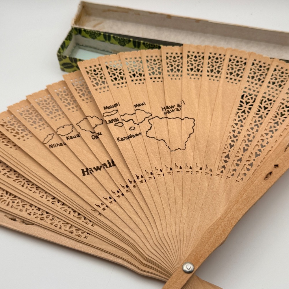 Vintage Sandalwood Folding Hand Fan Hawaii Islands Map Floral Carved Wood Box